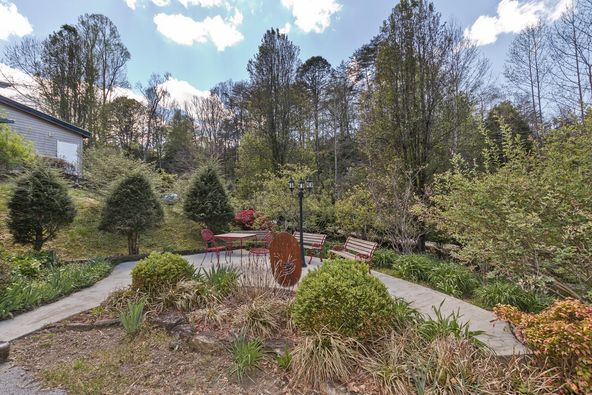 Moonlight Spa and Retreat: 129 Moonlight Dr, Sylva, NC 28779